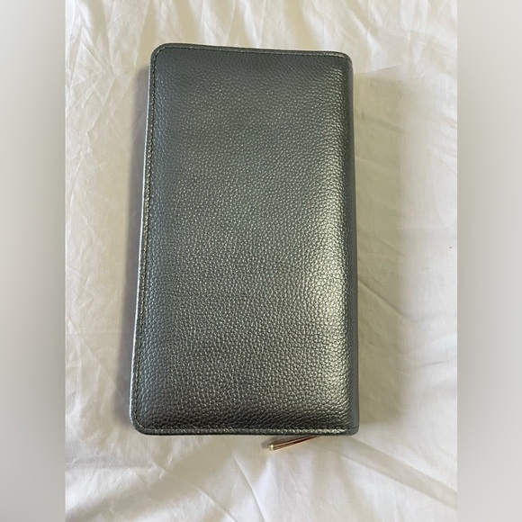 Rogue Industries | Zip Around Travel Leather Cell Phone Wallet | Silver - Picture 2 of 10